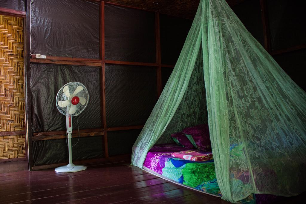 Rain Forest Guest House And Jungle Trekking Bukit Lawang Exterior foto