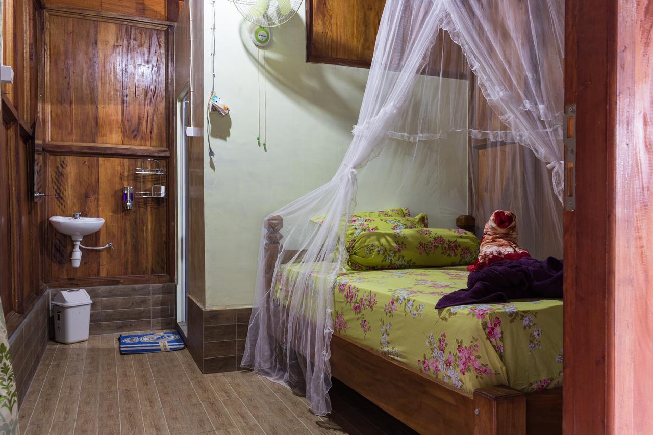 Rain Forest Guest House And Jungle Trekking Bukit Lawang Exterior foto